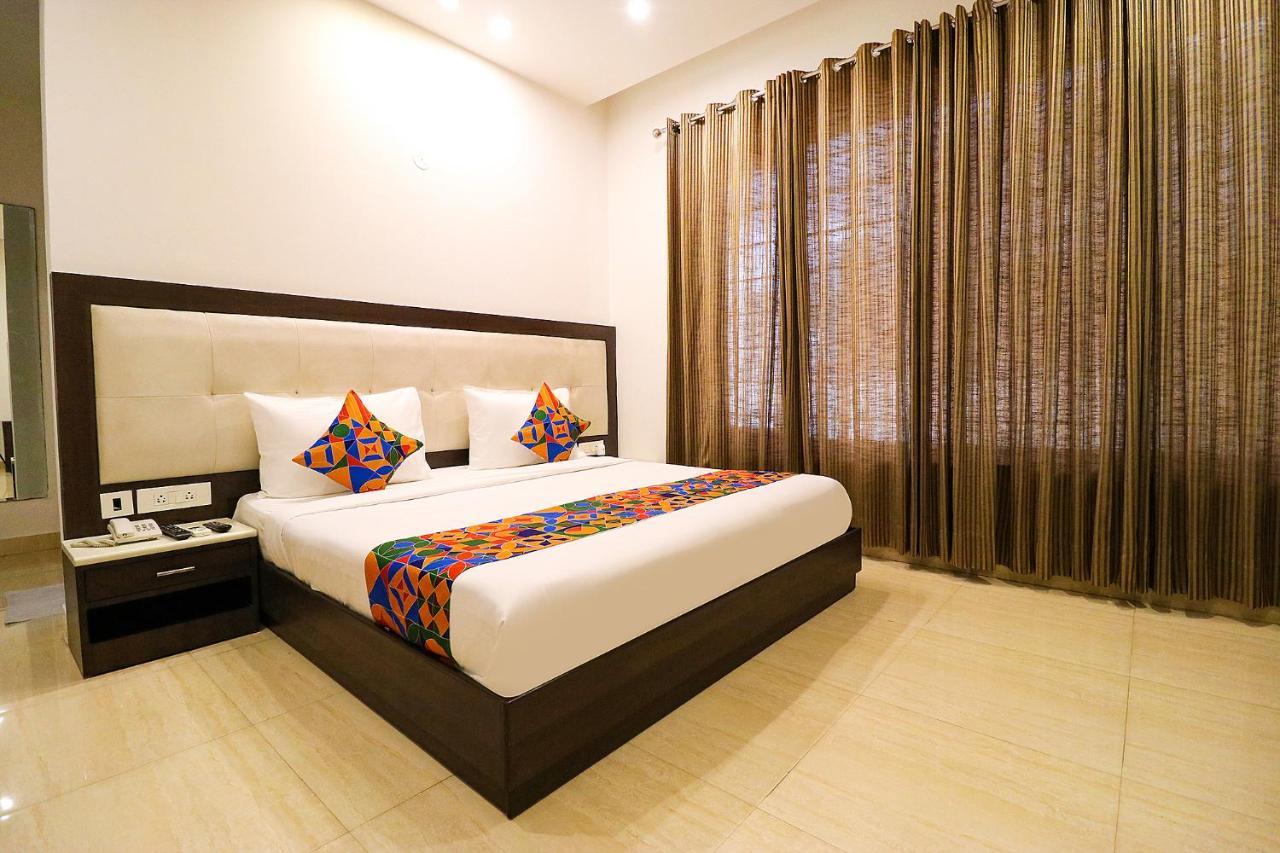 Fabhotel Oyster Villa Γκουργκάον Εξωτερικό φωτογραφία