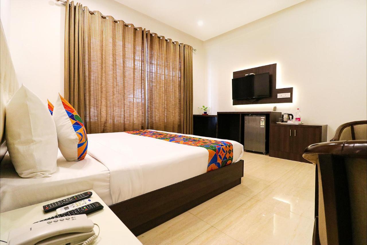 Fabhotel Oyster Villa Γκουργκάον Εξωτερικό φωτογραφία