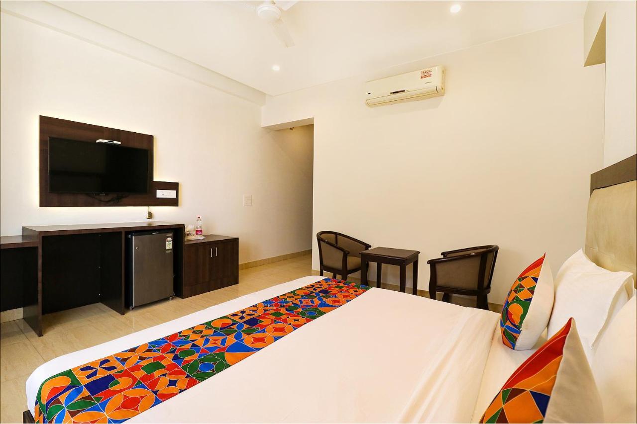 Fabhotel Oyster Villa Γκουργκάον Εξωτερικό φωτογραφία